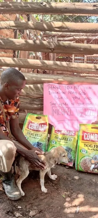 Futterspende für ein Tierheim in Uganda